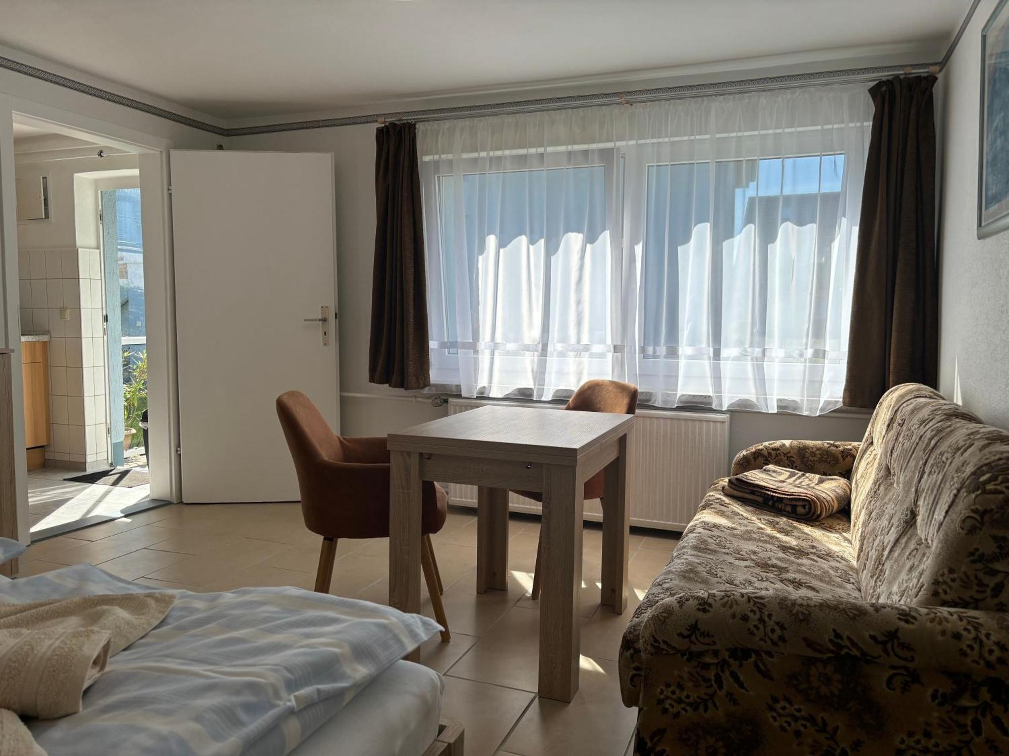 Homestay 2 Ferienzimmer Inkl Fr & 1 Bungalow, Wlan, Garten, Grill *