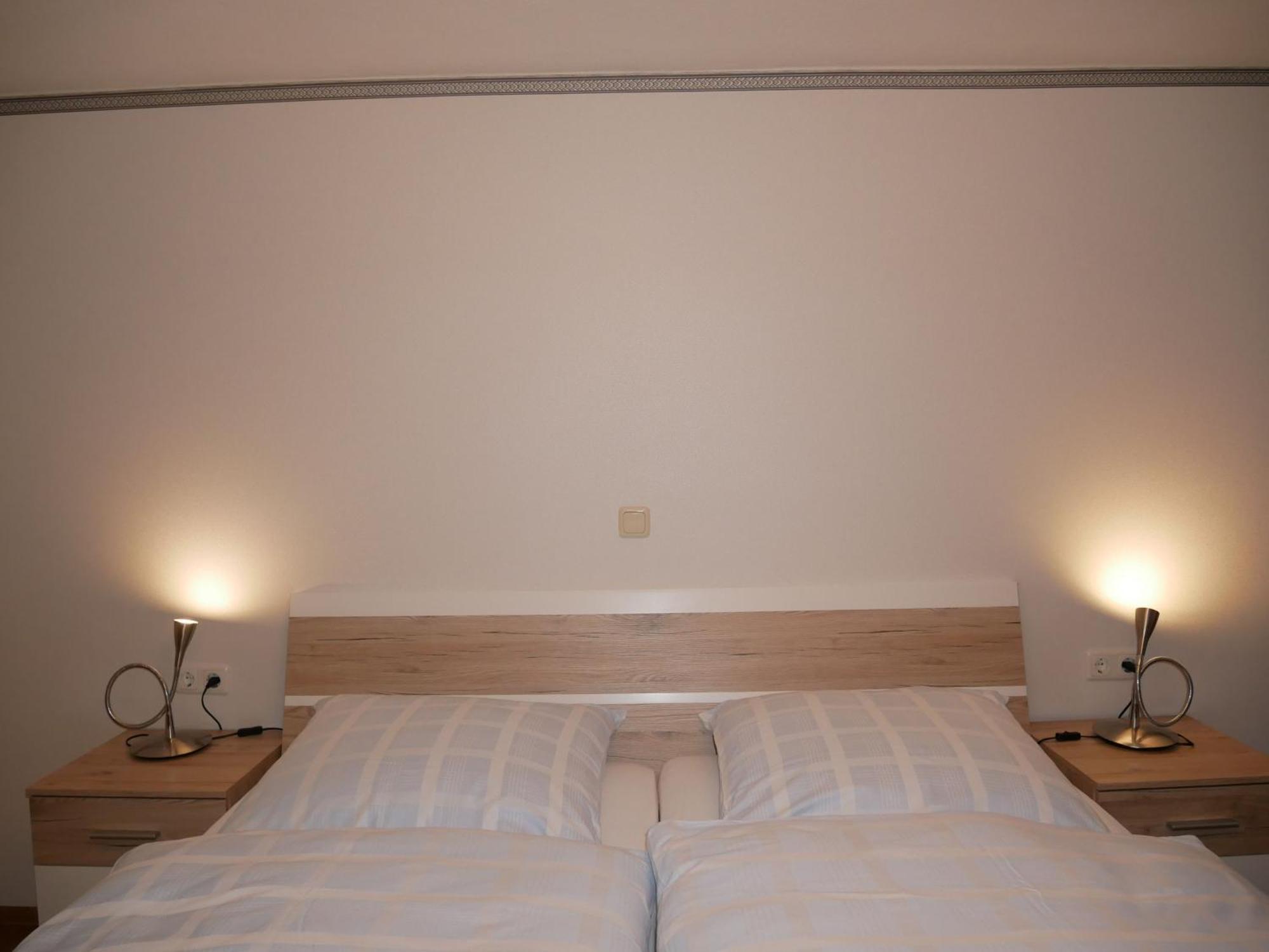 Homestay 2 Ferienzimmer Inkl Fr & 1 Bungalow, Wlan, Garten, Grill *