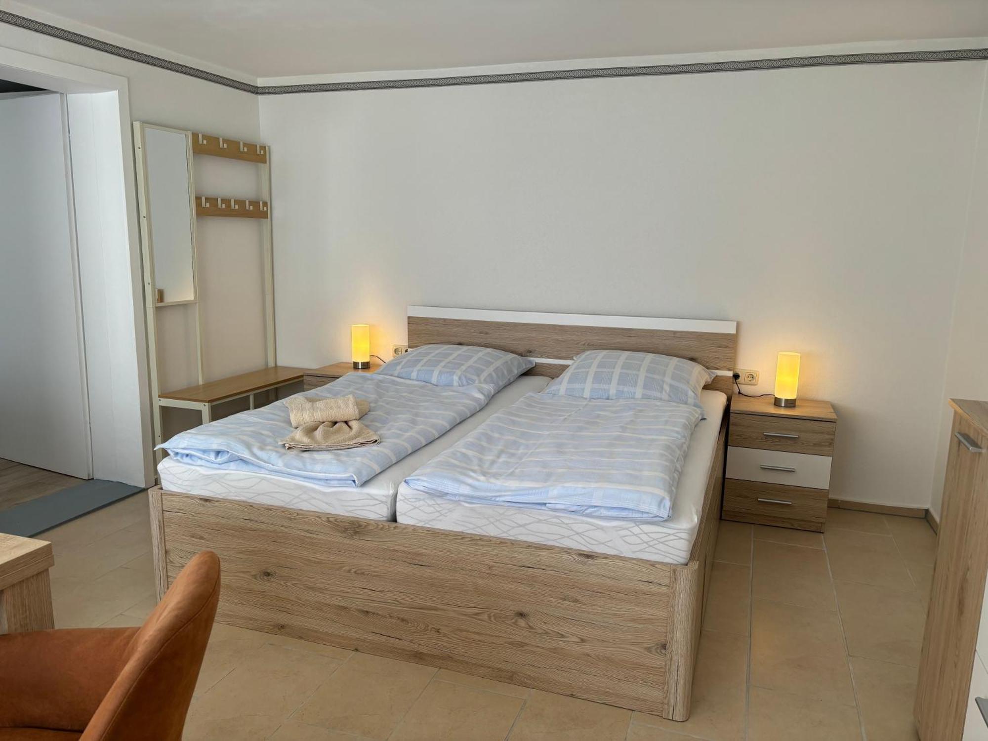 2 Ferienzimmer Inkl Fr & 1 Bungalow, Wlan, Garten, Grill Homestay Zinnowitz