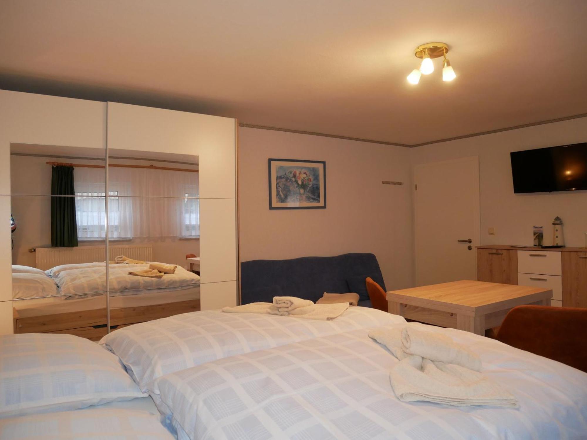 2 Ferienzimmer Inkl Fr & 1 Bungalow, Wlan, Garten, Grill