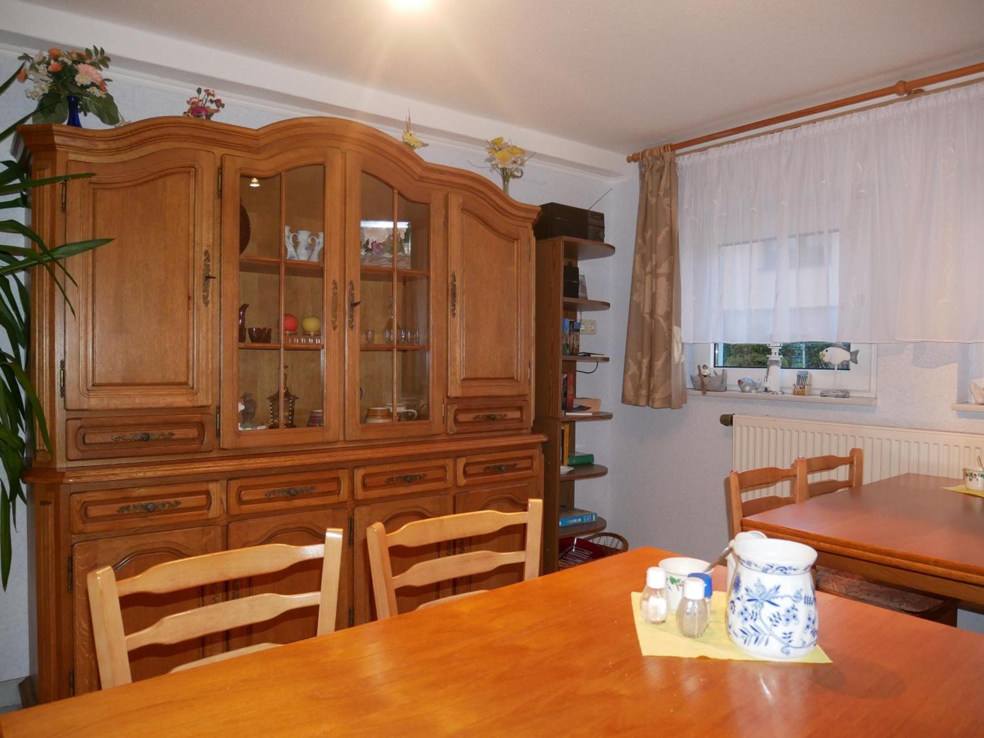 Homestay 2 Ferienzimmer Inkl Fr & 1 Bungalow, Wlan, Garten, Grill
